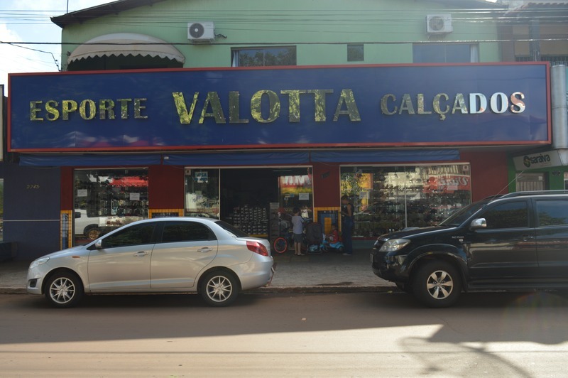 Artigos esportivos para a quarentena é na Valotta Calçados A Valotta fica localizada na avenida Pedro Manvailler, 2733 - centro / Foto: Moreira Produções