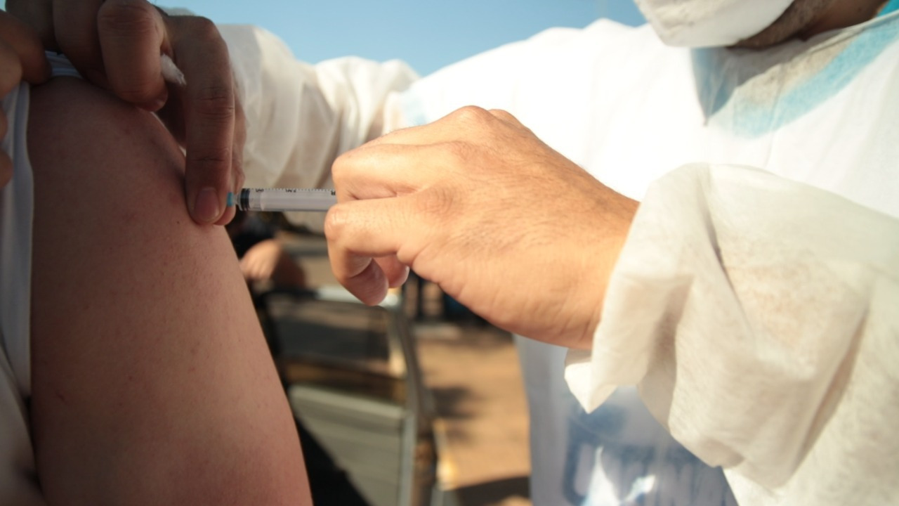 Amambai bate recorde de vacinação com 2174 doses aplicadas em um só dia Foto: Decom