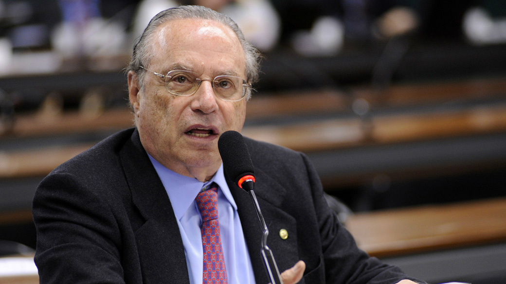 Maluf presta depoimento ao STF em investigação sobre falsidade ideológica Divulgação