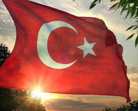 Turquia ataca bases do Estado Islâmico e de curdos na Síria Divulgação