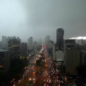 Defesa Civil alerta para risco de chuva forte no Estado