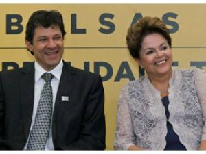 Enem terá duas edições em 2013, afirma Dilma Enem terá duas edições em 2013, afirma Dilma