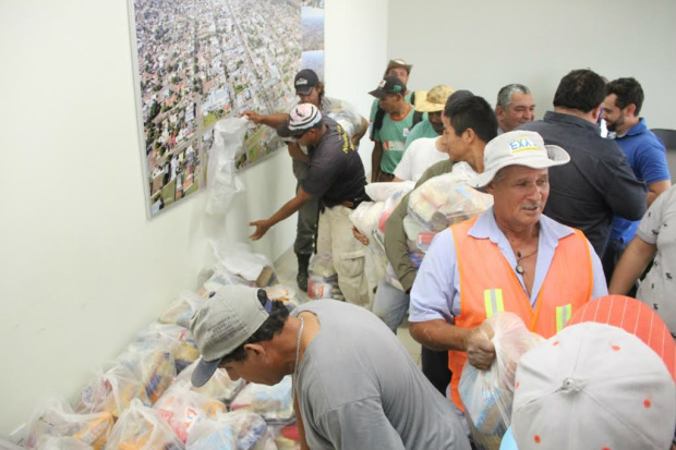 Trabalhadores do programa Renda Cidadã recebem cestas de alimentos em Amambai Trabalhadores receberam cestas de alimentos / Foto: Assessoria