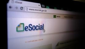 Empregadores domésticos têm até hoje para pagar guia de setembro do eSocial Prazo de pagamento referente ao mês de setembro termina hojeMarcelo Camargo/Agência Brasil