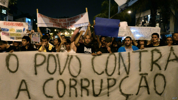 Brasil cai em ranking de corrupção em ano de mensalão Para Transparência Internacional, má avaliação destoa de proeminência geopolítica conquistada pelo país