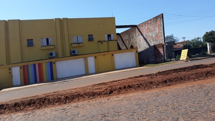 Policiais civis trocam tiros com policial federal em frente a boate na fronteira A troca de tiros aconteceu na boate Serrana / Foto: Ponta Porã Informa