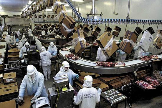 Indústria da alimentação já demitiu 2 mil trabalhadores em Campo Grande este ano Indústria de alimentação demitiu 2 mil na Capital / Foto: Reprodução
