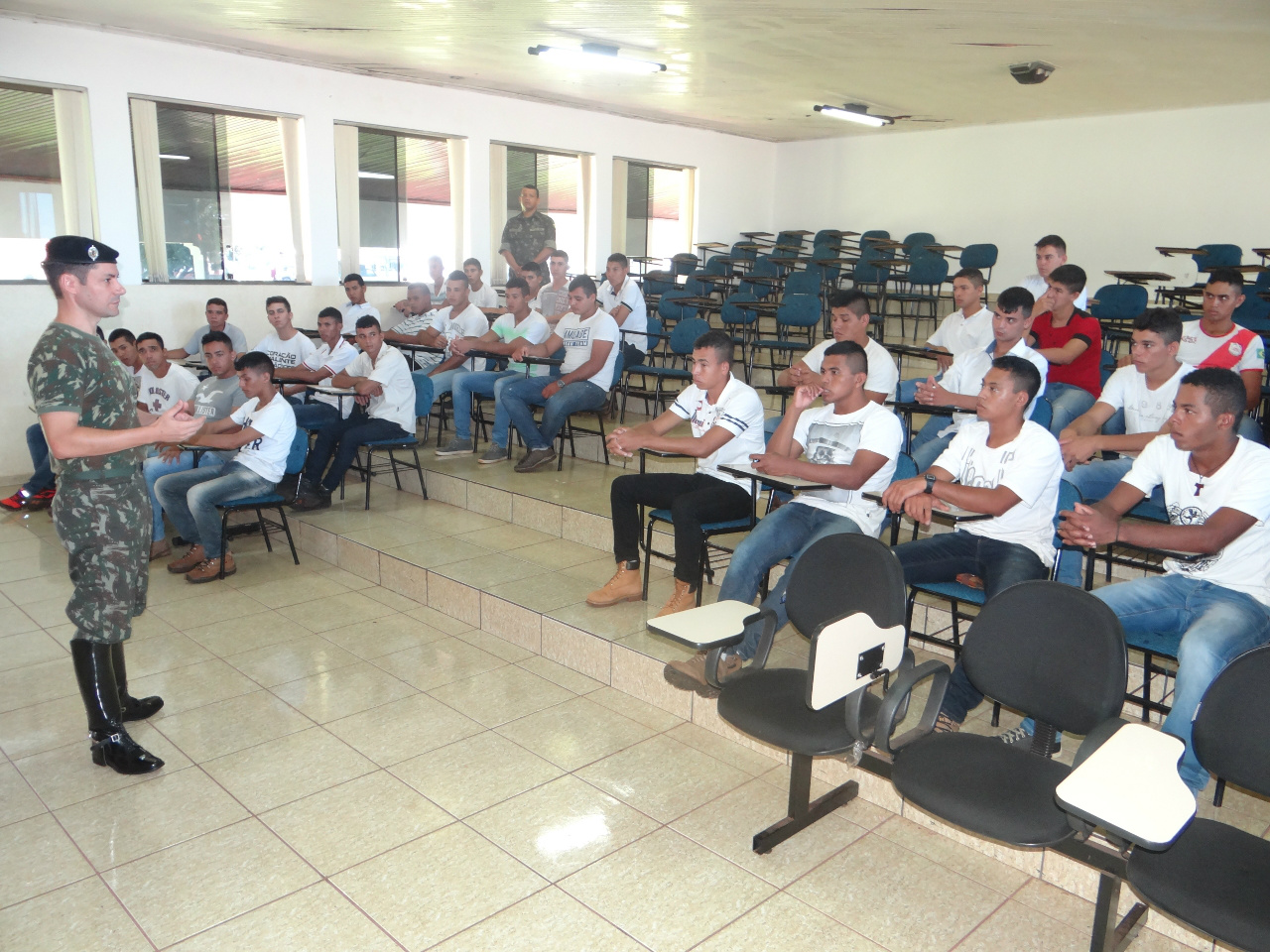 A Solenidade Militar foi tomada de grande emoção e contou com a presença dos familiares dos soldados licenciados e dos militares antigos / Foto: Assessoria