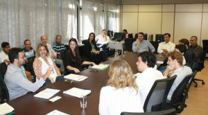 Troca de experiências: trainees em atuação contam como é rotina de trabalho aos recém-chegados.Foto: Divulgação 