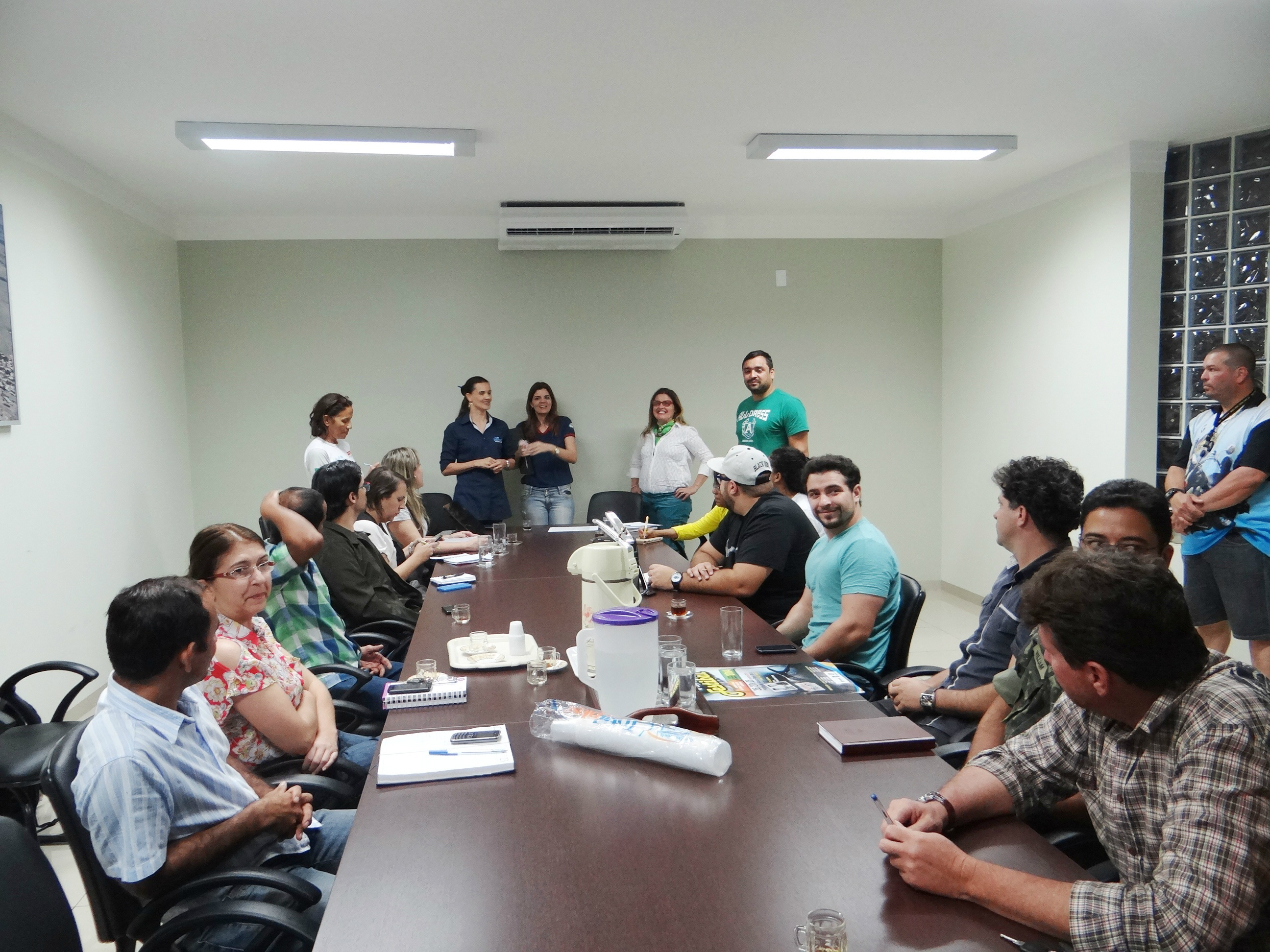 Reunião aconteceu na sala de reuniões da Prefeitura Municipal de Amambai / Foto: Moreira Produções