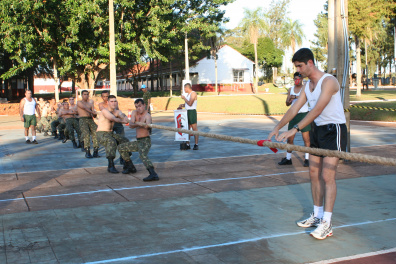 Capitão Soter coordenando competições militares no 17º RC Mec (Foto Sargento Sarmento).