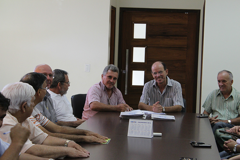 Presidentes das entidades reuniram-se nessa sexta-feira (19) para assinar os convênios e garantir os repasses. / Foto: Decom
