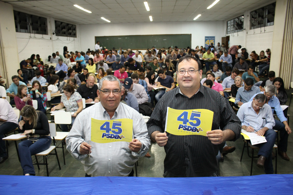 E/D - Valter Brito e Dr. Bandeira, respectivamente candidatos a vice-prefeito e a prefeito de Amambai. Foto: Divulgação