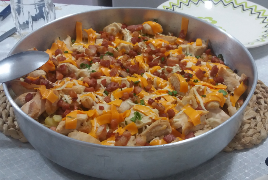 Receita de domingo: Batata assada com frango e bacon Receita de domingo: Batata assada com frango e bacon