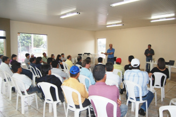 Oito partidos políticos do município de Amambai mantiveram reunião neste sábado, 30, para debater o processo eleitoral do próximo ano.Foto: Moreira Produções