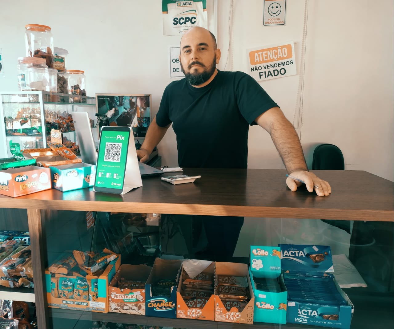 Mauro acorda todos os dias às 3h30 para que seus clientes tenham pão quentinho Mauro tem 39 anos de idade e 23 de profissão - Foto: Arquivo Pessoal