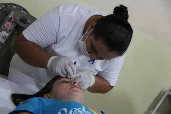 Curso de Embelezamento e Imagem Pessoal conta com aulas práticas no polo em Amambai. / Foto: Assessoria