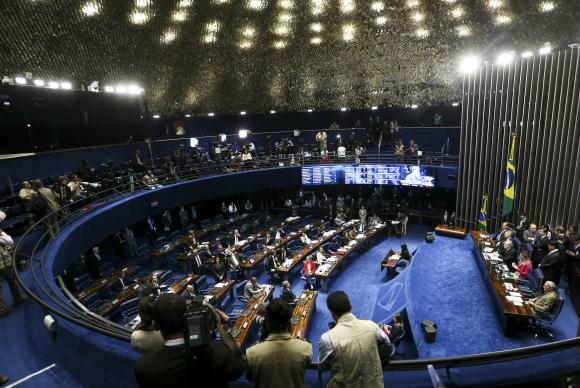 Julgamento do impeachment entra no terceiro dia com últimas testemunhas Brasília - Segundo dia da sessão de julgamento do impeachment da presidenta afastada Dilma Rousseff Marcelo Camargo/Agência Brasil