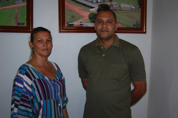 Provida Amambai realiza curso de culinária O pastor Lucivaldo e a coordenadora do Pró Vida Feminino, Maria Helena Rolim.