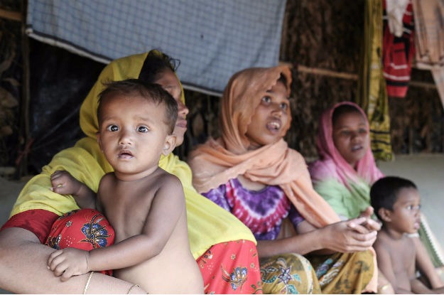 Após fugirem de suas casas em Mianmar, estas famílias rohingyas estão no acampamento improvisado de Balukhali, em Cox's Bazar, Bangladesh. Foto: Ocha/Anthony Burke