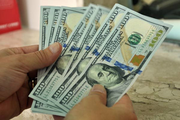 Gastos de brasileiros no exterior caem 62,5% em janeiro Gastos de brasileiros no exterior caem 62,5% em janeiro