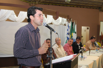 Sindicato Rural de Amambai realiza assembleia O presidente do Sindicato Rural de Amambai, Christiano Bortolotto, na abertura da Expobai.