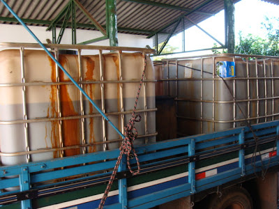 PMA autua homem em R$ 5 mil e apreende 2,2 mil litros de combustível armazenados