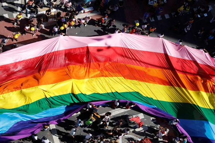 Neste ano, a parada teve como tema os 50 anos de Stonewall / Foto:  Nacho Doce/Reuters /Direitos Res