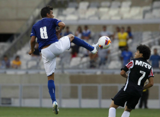 Cruzeiro empata com o Atlético-MG, mantém ponta, mas amplia jejum Jejum do Cruzeiro sobre o Atlético-MG dura desde 2013