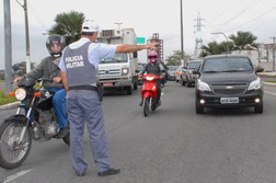 Novas regras para motociclistas começam a valer a partir de 2 de fevereiro Motoboys que não tiverem passado por curso de capacitação poderão ser multados pela fiscalização do trânsito