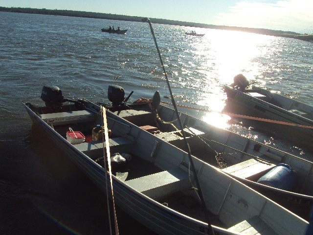 PMA autua três pescadores que estavam pesando sem licença no rio Paraná