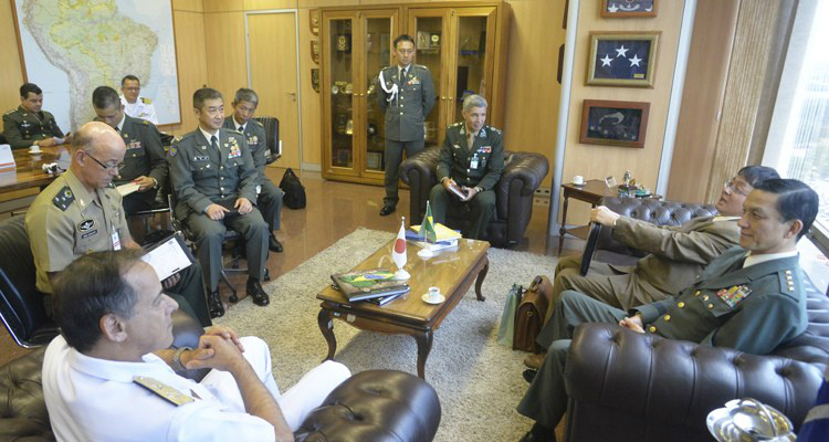 Brasil e Japão estreitam contatos na área de defesa A visita do chefe do Estado-Maior do Japão ao Brasil é inédita na história das relações diplomáticas entre os países / Foto: Divulgação