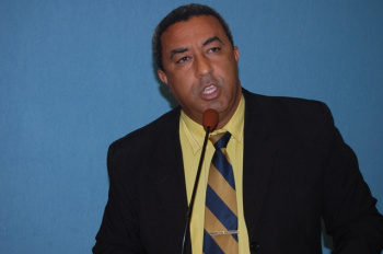 Vereador Carlinhos cobra contratação de neurologista Vereador Carlos Nascimento, o Carlinhos (PPS.