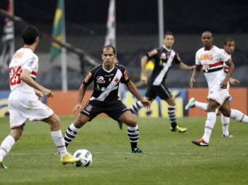 Após vencer São Paulo, Alecsandro já pensa no jogo contra o Santos Vasco venceu o São Paulo por 3 a 0 neste domingoFoto: Léo Pinheiro/Terra