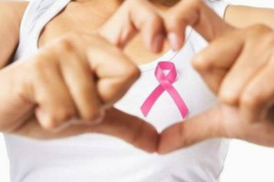 Acadêmicos de enfermagem da UEMS participam do Outubro Rosa