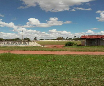 Vereador Chico Ratier cobra explicações sobre obra não terminada em Amambai A obra está paralisada desde o ano passado / Foto: Assessoria
