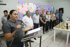 Josiléia Moreira Cubilha, diretora da Cozinha Central, destacou o empenho e amor no preparo da merenda escolar / Foto: Assessoria