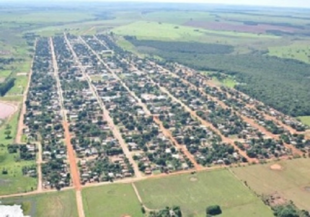 Contador teria montado esquema para desviar verba da merenda escolar Vista aérea da cidade de Paranhos / Foto: Divulgação