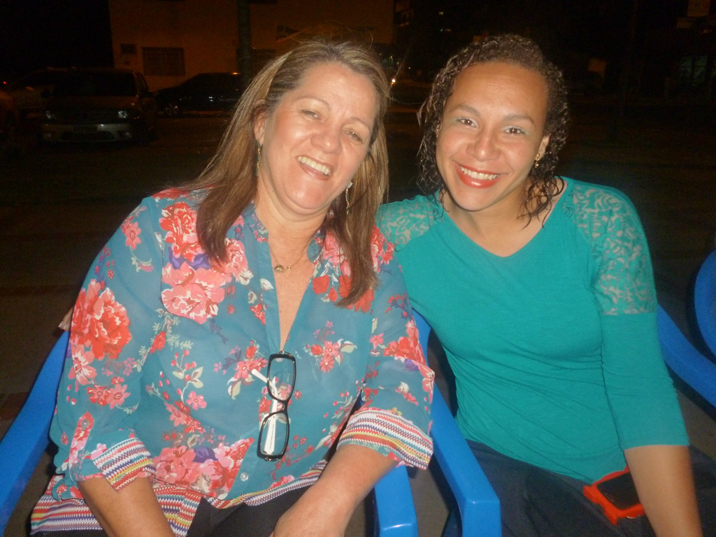 A professora de Educação Física, Flávia Raymundo (D), teve como madrinha a também professora  Olga Tobias.