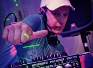 Falta reconhecimento para profissão de DJ em Amambai Denner Drebes Venialgo, mais conhecido como DJ Denner / Foto: Divulgação