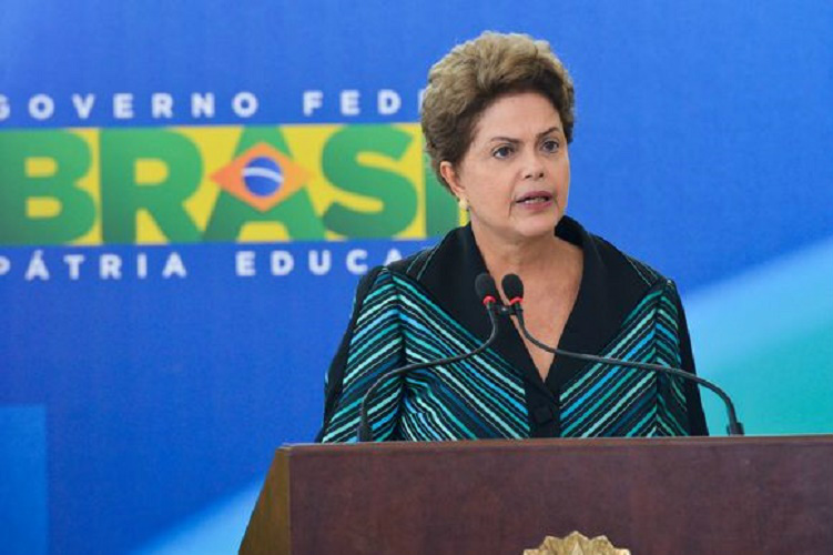 Dilma reúne mais de mil representantes de movimentos sociais Dilma reúne mais de mil representantes de movimentos sociais