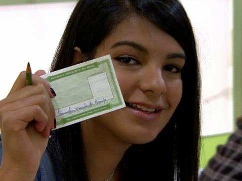 Começa a votação na maior parte do país Começa a votação na maior parte do país