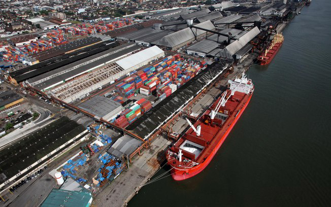Receita faz operação para conter contrabando por meio de embarcações
