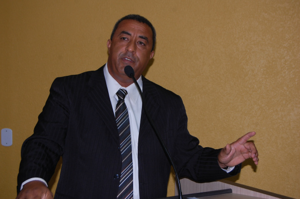 Vereador Carlinhos pede imóvel para Conselho de Pastores Evangélicos de Amambai Vereador de Amambai, Carlinhos (PPS) / Foto: Moreira Produções