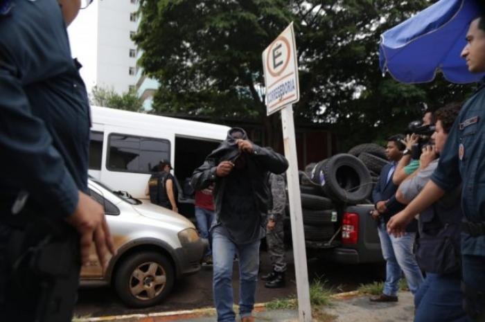 Juiz aceita denúncia e 28 policiais viram réus em processo da Máfia do Cigarro Primeira fase da Oiketicus foi realizada em 16 de maio, com 21 prisões de policiais.