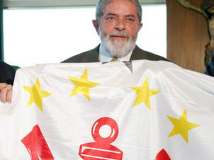 Lula lamenta morte de Sócrates e destaca consciência política do jogador