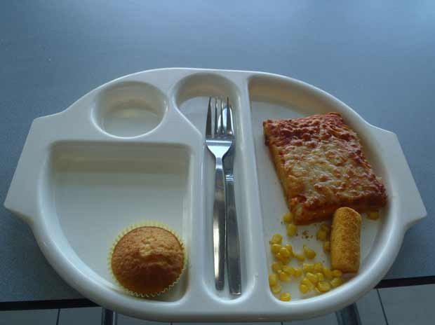 Foto de comida postada por Martha Payne em seu blog (Foto: BBC)