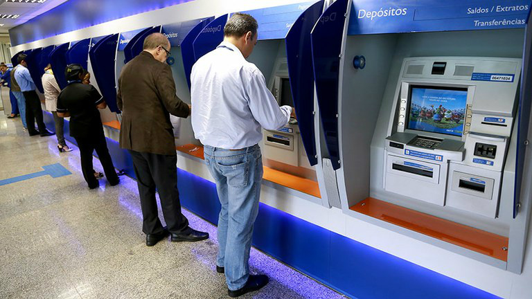Caixa antecipa saque do FGTS para nascidos em março, abril e maio Valor total disponível para saque ultrapassa R$ 11,2 bilhões e equivale a 26% do totalFoto: Divulgação