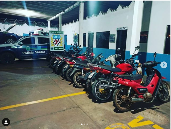 PM de Amambai faz operação de trânsito e tira motos irregulares de circulação 9 motocicletas foram recolhidas ao pátio do Detran / Foto: 3ª CIPM