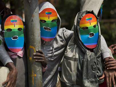 Lei anti-homossexuais fez aumentar abusos policiais e demissões em Uganda
